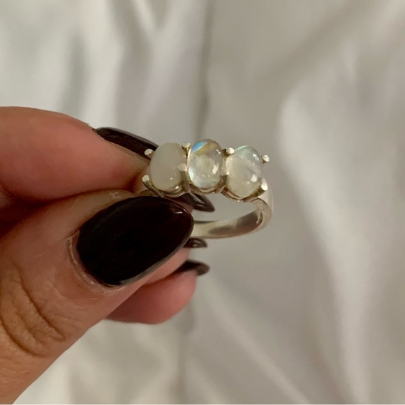 Magnificent flashy moonstone cabachon silver ring - Picture 6 of 6